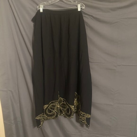BEAUTIFUL Black and Gold Skirt Size 2X - Picture 2 of 4